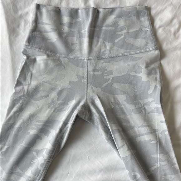 Lululemon Athletica Gray Camo Leggings - Picture 3 of 3